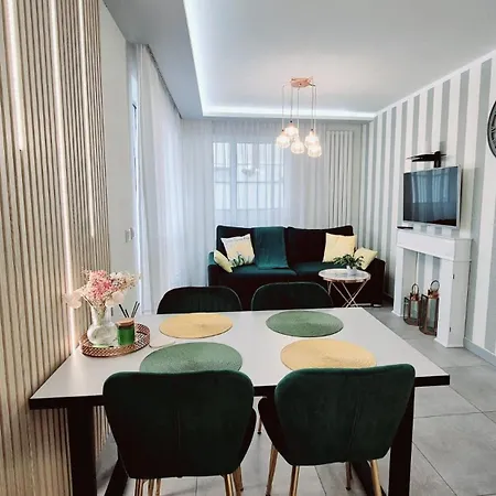 Yellow Apartament *